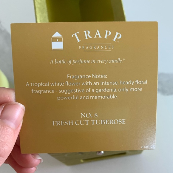 Trapp Candle Fresh Cut Tuberose Large 7 oz - Picture 3 of 6